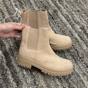 NWOT Gianni Bini Tan Combat Boots Sz 10 | Gianni Bini Ankle Combat Boots Sz 10